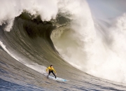 开云APP-双城记，上海滩的险胜与亚平宁的接管—当东方坚韧遇见欧洲新王