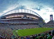 开云体育登录-F1新赛季揭幕战之夜，拉文用实力打破质疑，点燃赛道传奇