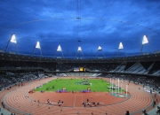 开云下载-雷霆正面击溃广东队，爱德华兹成为全场焦点