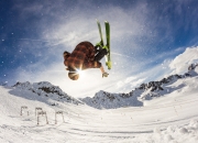 开云在线直播-亚运羽球赛场现降维打击，石宇奇统治级表现助韩国队碾压印度队