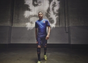 开云体育直播-南美风暴席卷德甲争冠夜，当厄瓜多尔压哨绝杀秘鲁，成为拜仁与药厂的命运隐喻