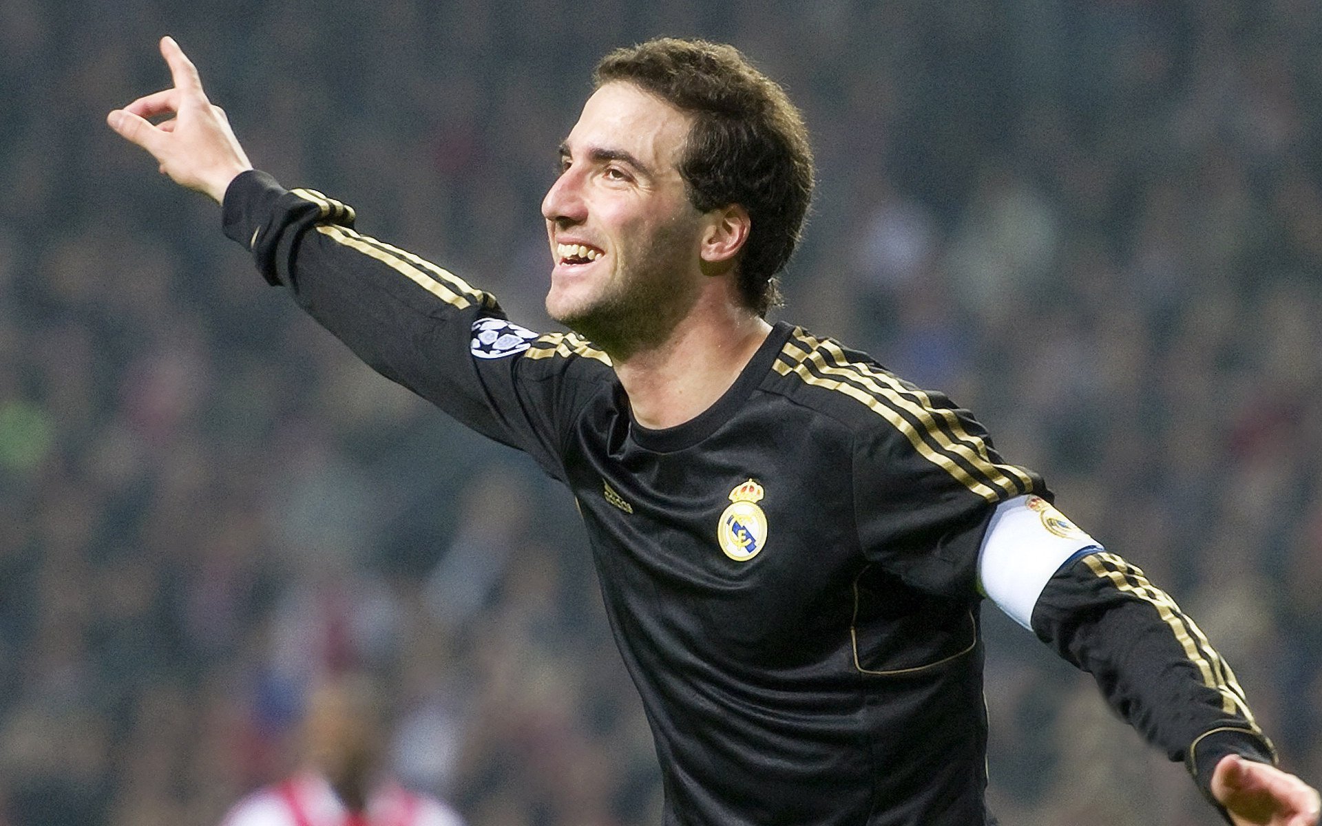 伊布关键回合不手软,新西兰防守锁死毕尔巴鄂—战术纪律与个人英雄主义的完美结合