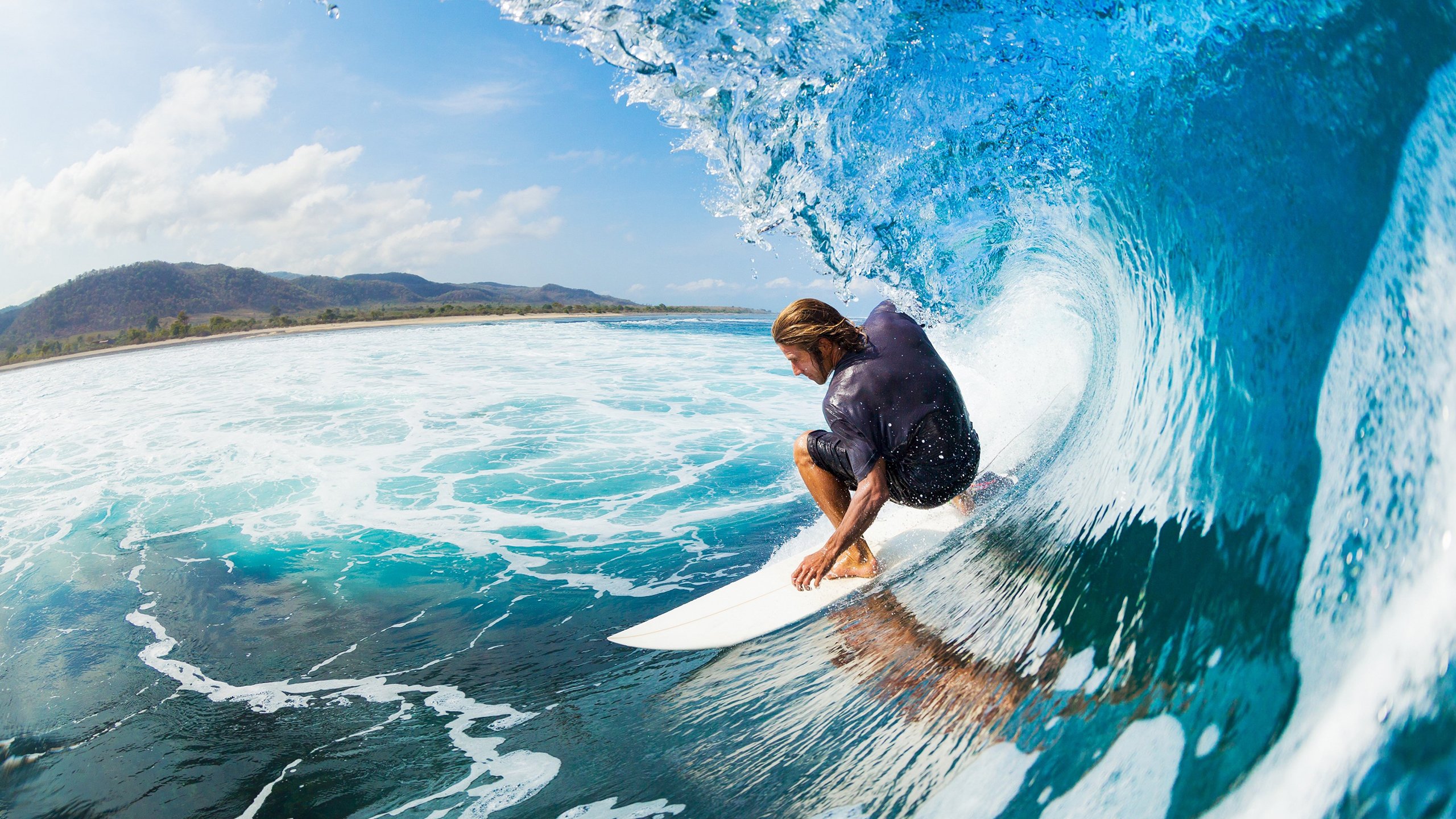 拉塞尔创纪录之夜，迈凯伦强势碾压红牛二队